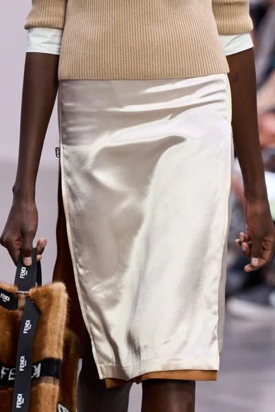 Look 63